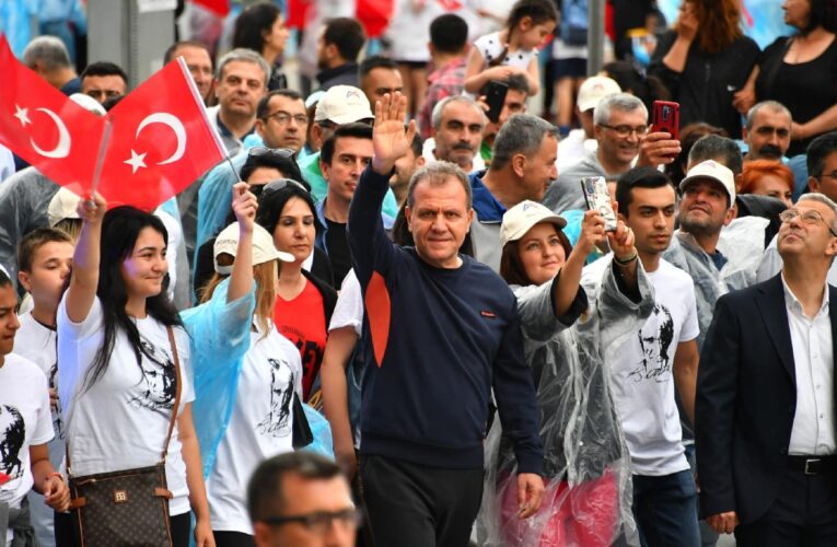 BÜYÜKŞEHİR’LE MERSİNLİLER SANATIN HER DALIYLA TANIŞIYOR