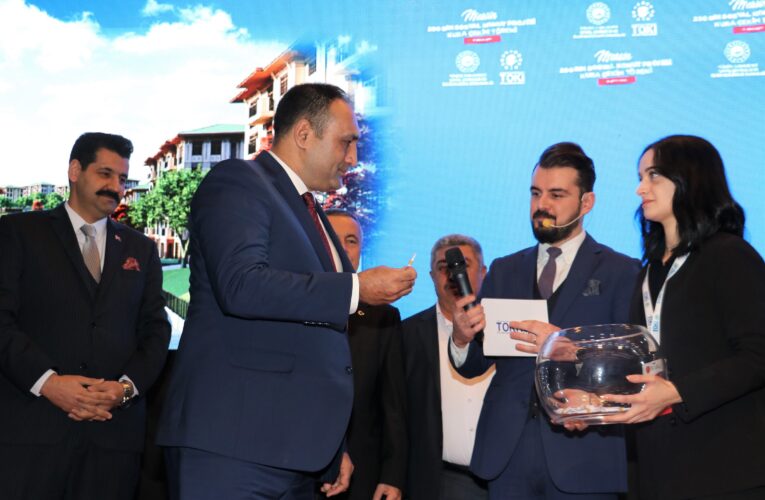 BAŞKAN YILMAZ’DAN, CUMHURİYET TARİHİNİN EN BÜYÜK HAMLESİ “İLK EVİM” PROJESİ’NE ARSA TAHSİSİ