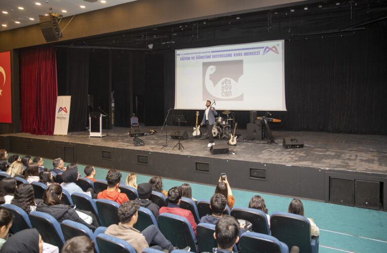 YKS’YE HAZIRLANAN ÖĞRENCİLERE MOTİVASYON ETKİNLİĞİ