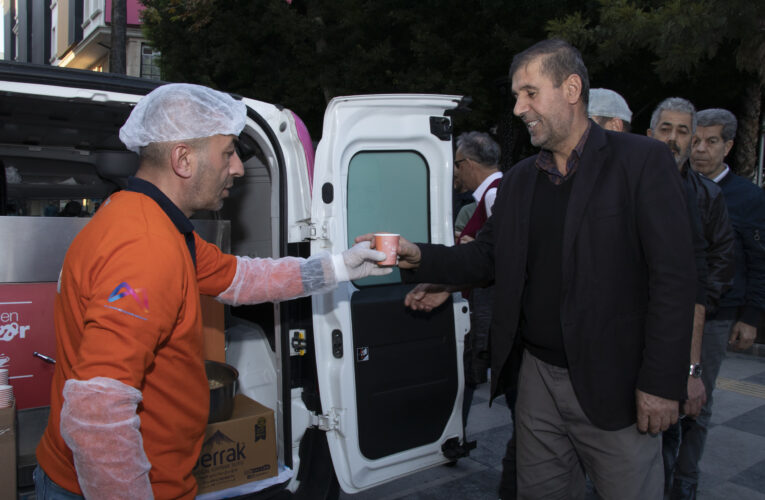 SOĞUK KIŞ GÜNLERİNDE MERSİNLİLERİN İÇİ ŞİFALI İÇECEK KAYNARLA ISINIYOR