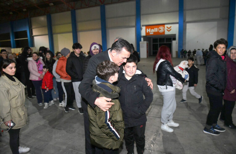 Başkan Abdullah Özyiğit, geceyi vatandaşlarla geçirdi