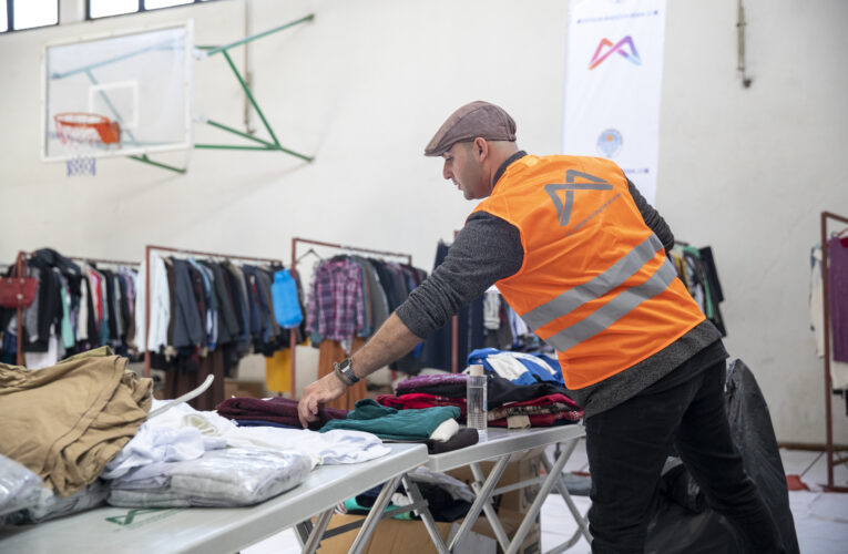 MERSİN BÜYÜKŞEHİR, ‘BİRİZ BERABERİZ’ DİYEREK DEPREMZEDELER İÇİN DAYANIŞIYOR