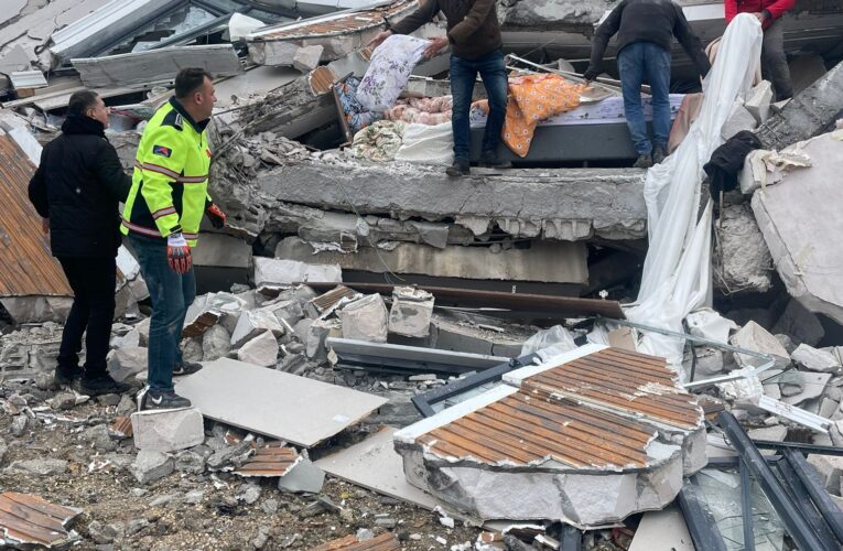 MERSİN BÜYÜKŞEHİR’DEN DEPREM BÖLGELERİNE ACİL DESTEK