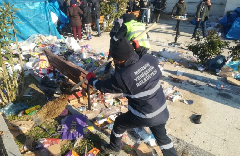Yenişehir Belediyesi Hatay’da çevre temizliği çalışmalarına destek veriyor