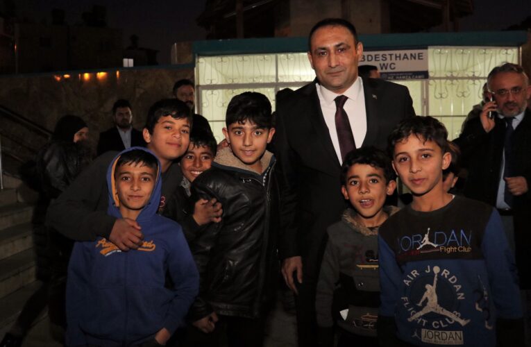 TOROSLAR BELEDİYESİ, İLÇEDEKİ TÜM CAMİLERDE DEPREMDE HAYATINI KAYBEDEN VATANDAŞLAR İÇİN MEVLİD OKUTTU