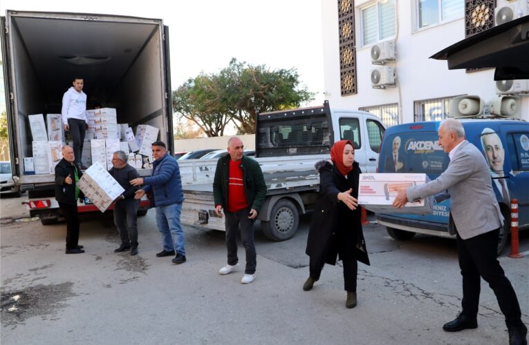 Deprem bölgesine destek sürüyor, gelen vatandaşlar ağırlanıp ihtiyaçları karşılanıyor