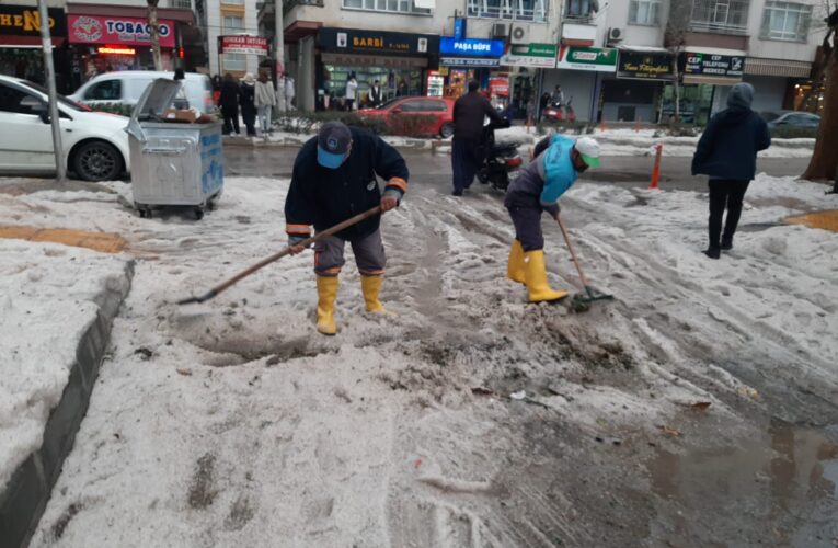 TOROSLAR BELEDİYESİNİN ACİL DURUM AFET EKİPLERİ, SAĞANAK YAĞIŞ TEYAKKUZUNDA
