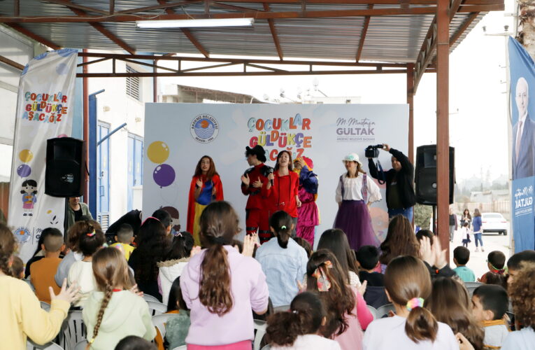 Akdeniz Belediyesi’nin, “Çocuklar Güldükçe Aşacağız” sloganıyla başlattığı moral etkinlikleri devam ediyor