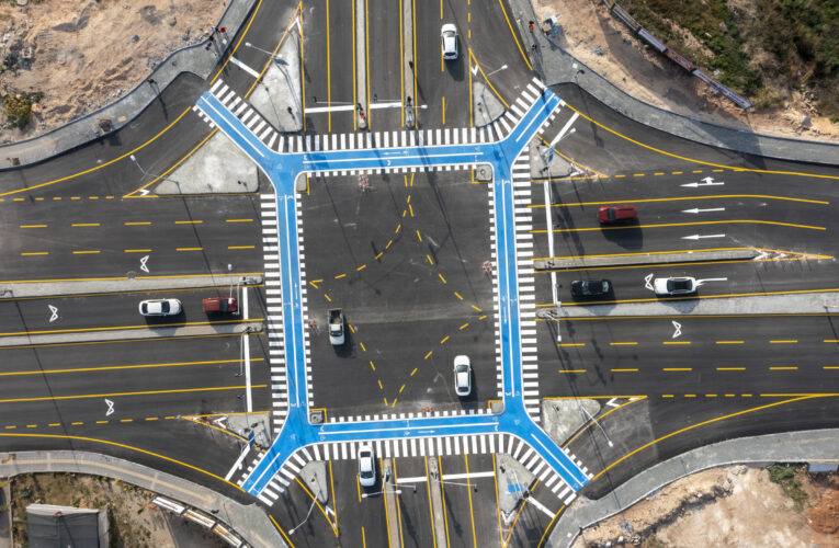 3. ÇEVRE YOLU İLE 20. CADDE KESİŞİMİNDEKİ KANALİZE KAVŞAK ÇALIŞMASI TAMAMLANDI