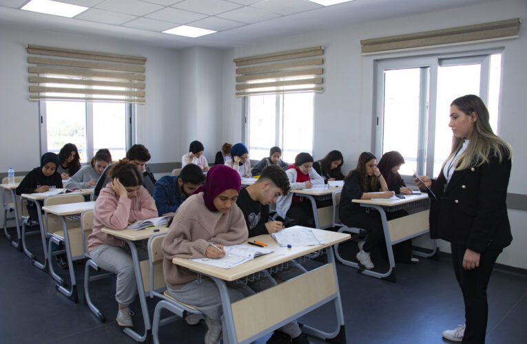 “KENDİ BECERİ VE PERFORMANSLARINA GÖRE DERS ÇALIŞMA PROGRAMI HAZIRLAMALARI GEREKİYOR”