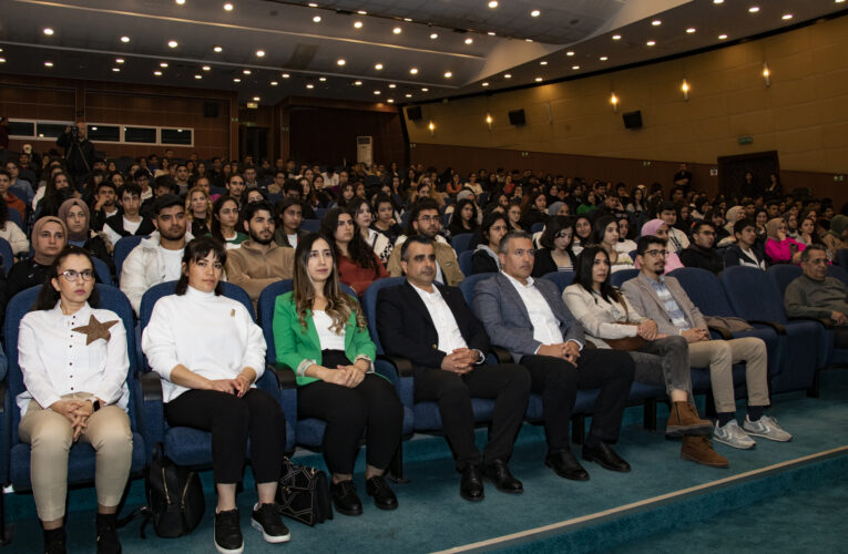 BÜYÜKŞEHİR, ÖĞRENCİLERİN MESLEK SEÇİMİNDE DE YANINDA