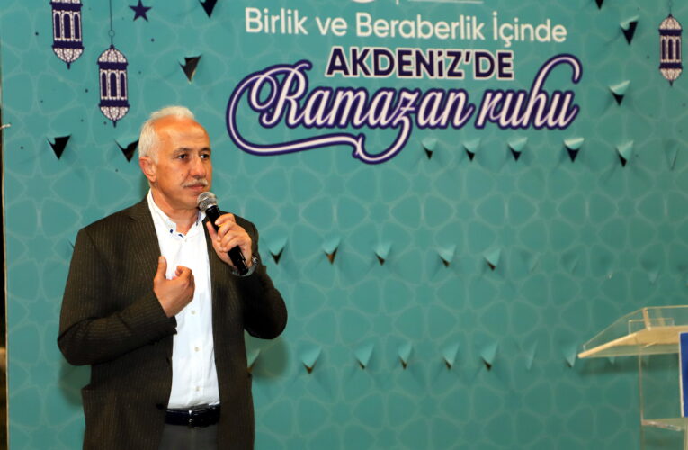 AKDENİZ BELEDİYE BAŞKANI GÜLTAK, BELEDİYE PERSONELİ İLE İFTAR PROGRAMINDA BULUŞTU