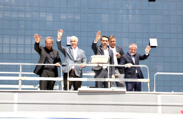 NUREDDİN NEBATİ’YE, AKDENİZ’DE MİTİNG GİBİ KARŞILAMA