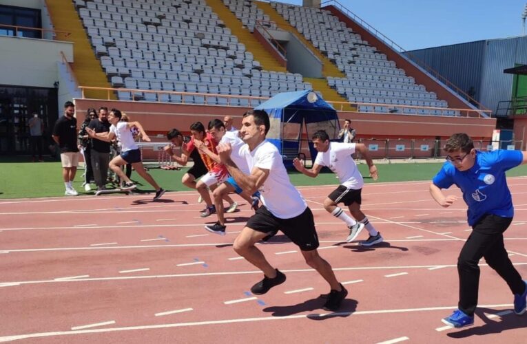 BAŞKAN YILMAZ; “ENGELLERİ SEVGİYLE AŞIYORUZ”