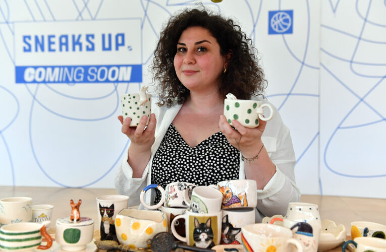 ‘ÇİÇEK PAZARI’NIN ÇİÇEKLERİ ANNELER İÇİN YERİNİ ALDI