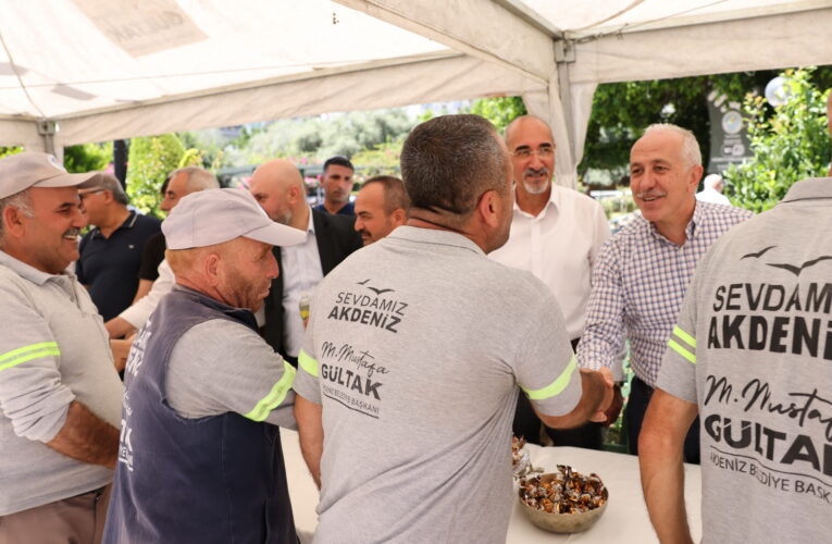 GÜLTAK, BELEDİYE PERSONELİ İLE DE BAYRAMLAŞTI