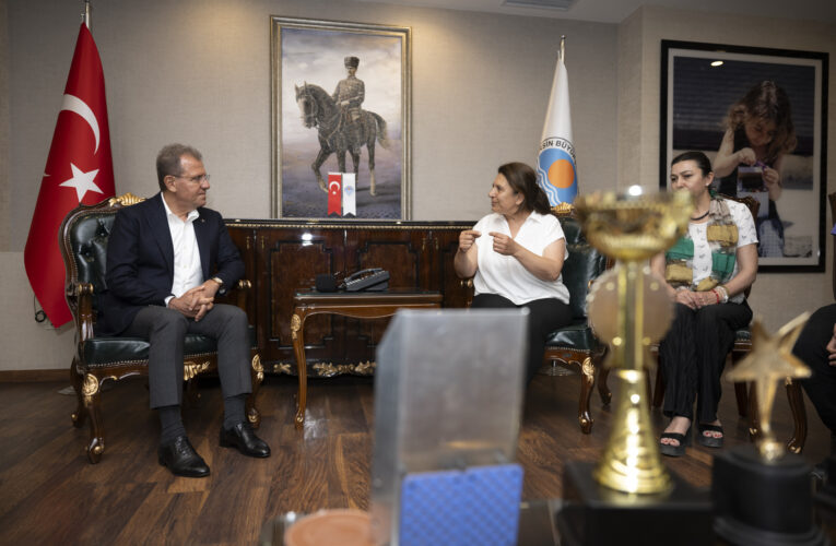 BAŞKAN SEÇER, BÜYÜKŞEHİR’İN BAŞARILI ROBOTICS TAKIMI İLE BİR ARAYA GELDİ