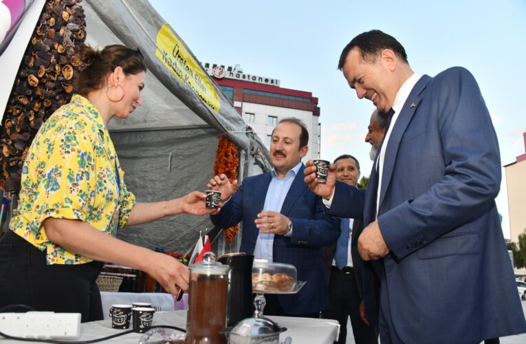 Yenişehir Belediyesi Hataylı esnaf ve sanatçılara kapılarını açtı