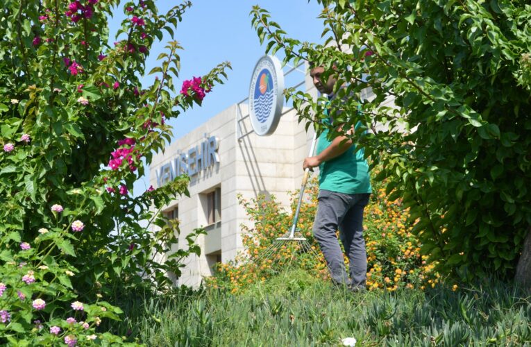 Yenişehir Belediyesi park ve yeşil alanlarda çalışmalarını sürdürüyor