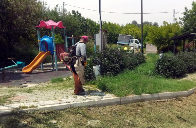 AKDENİZ’DE  PARKLAR, SPOR SAHALARI VE YEŞİL ALANLAR ELDEN GEÇİYOR