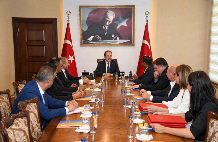 ŞEHRİN TAKIMINA SAHİP ÇIKAN BİR KENT PROTOKOLÜ VAR!