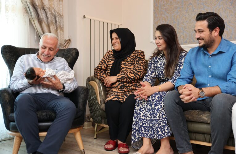 AKDENİZ’DE YAŞAYAN 5 BİN 850 AİLEYE HOŞ GELDİN BEBEK ZİYARETİ