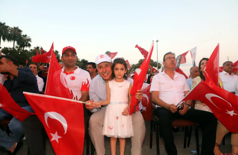 Akdeniz Belediye Başkanı, tüm Mersinlileri “Demokrasi Nöbeti” için 15 Temmuz’da Cumhuriyet Meydanı’na davet etti