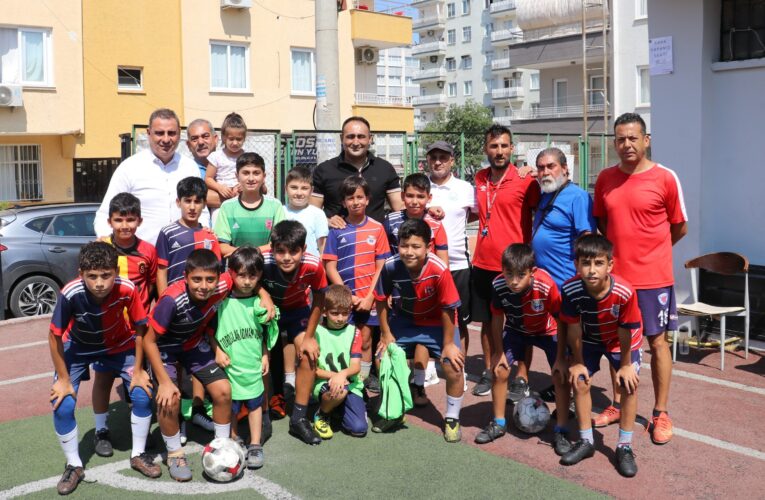 MAHALLE ZİYARETLERİNDE BAŞKAN YILMAZ’A ÇOCUKLARDAN YOĞUN İLGİ