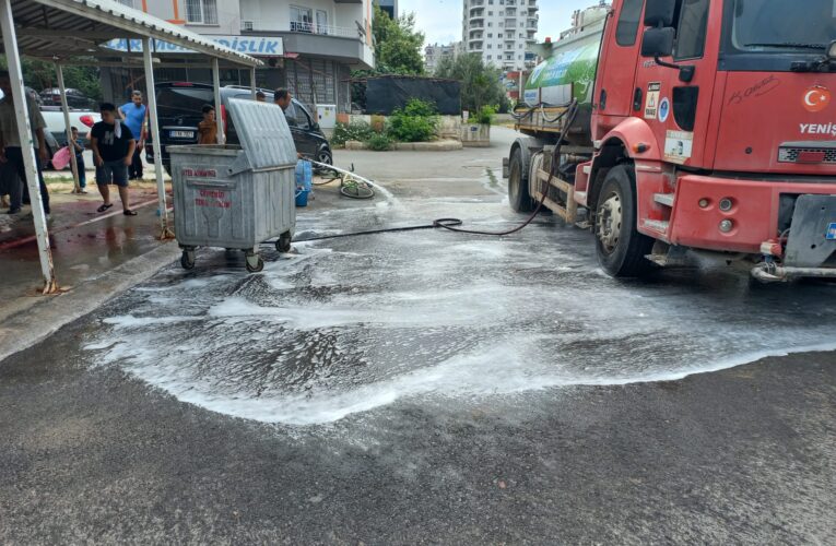 Yenişehir Belediyesi kent genelinde temizlik çalışmalarını sürdürüyor