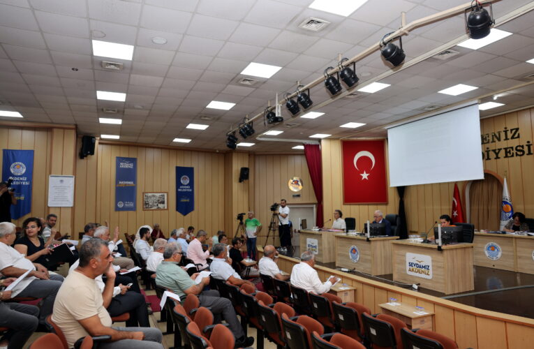 Akdeniz Belediye Meclisi’nde tartışmalar yaşandı