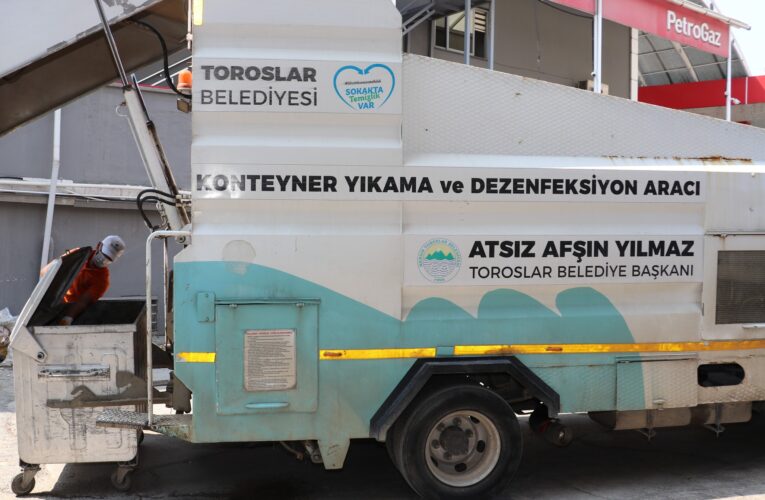 TOROSLAR’DA KURBAN BAYRAMI SONRASI ÇÖP KONTEYNERLERİ DEZENFEKTE EDİLDİ