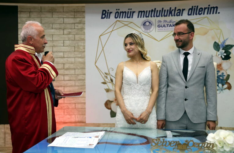 Nikâh Salonu, tamamen yenilenen yüzüyle dünya evine girecek çiftlere ücretsiz hizmet veriyor