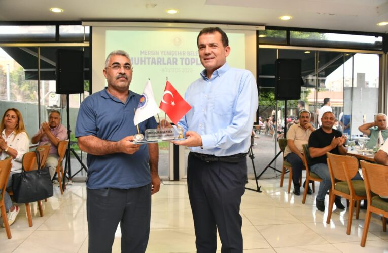 Başkan Abdullah Özyiğit, mahalle muhtarlarıyla bir araya geldi