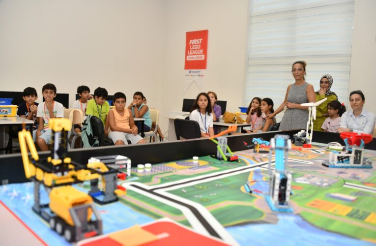 Yenişehir Belediyesinin robotik kodlama eğitimleri aileleri de çocukları da mutlu etti
