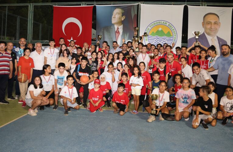 TOROSLAR BELEDİYESİNİN ZAFER KUPASINDA DOSTLUK KAZANDI
