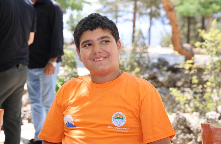 BAŞKAN YILMAZ, ENGELSİZ AKADEMİ MERKEZİ’NİN KURSİYERLERİYLE PİKNİKTE BULUŞTU