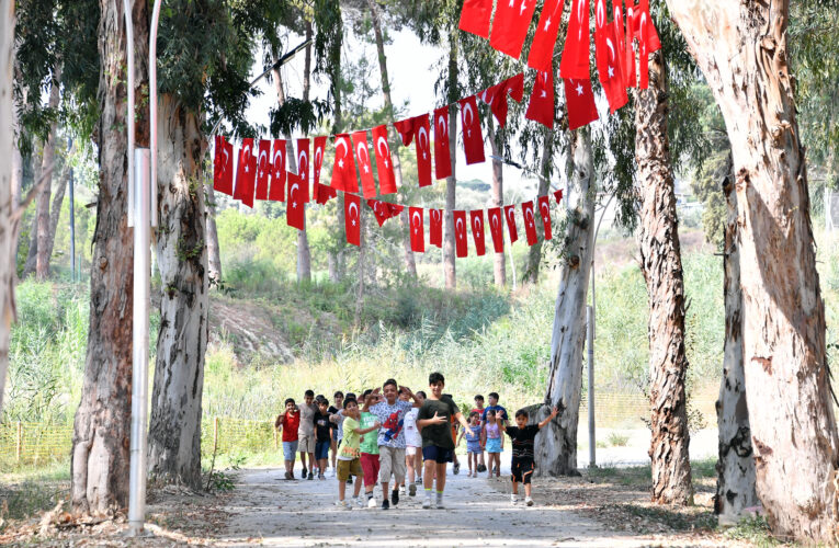 TARSUS GENÇLİK KAMPI KENDİLERİNİ KEŞFETMEK İSTEYEN ÇOCUKLARI BEKLİYOR