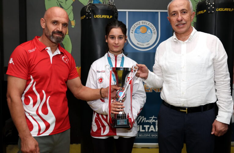 AKDENİZ BELEDİYE BAŞKANI GÜLTAK, AVRUPA ŞAMPİYONU HİLAL’İ TEBRİK ETTİ