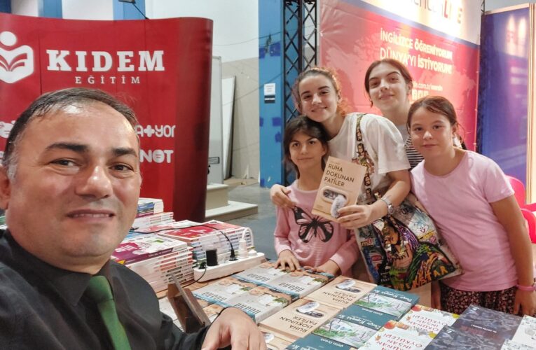 DR. ÇETİN ORANLI’YA KİTAP FUARINDA BÜYÜK İLGİ