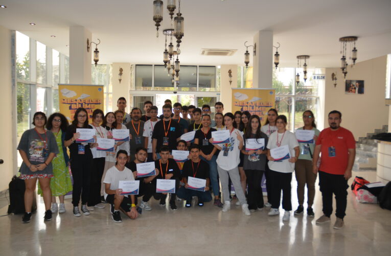 BÜYÜKŞEHİR GELECEĞİN BİLİM İNSANLARINI DESTEKLEMEYE DEVAM EDİYOR