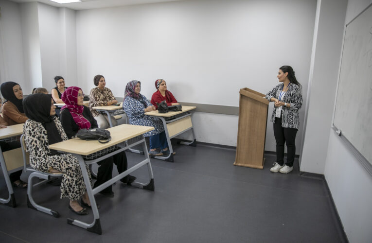 VELİ BİLGİLENDİRME TOPLANTISI’NDA ÖĞRETMENLER VE AİLELER KAYNAŞTI