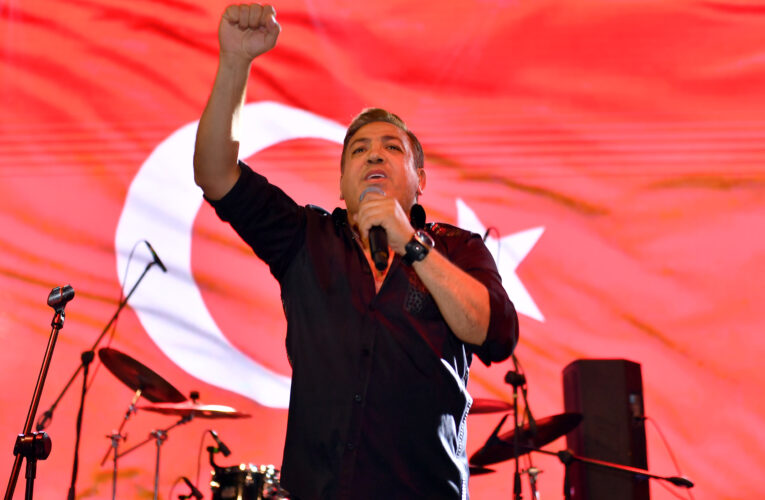 MERSİN BÜYÜKŞEHİR, CUMHURİYET’İN 100. YILI KUTLAMALARINDA ÖNCÜ