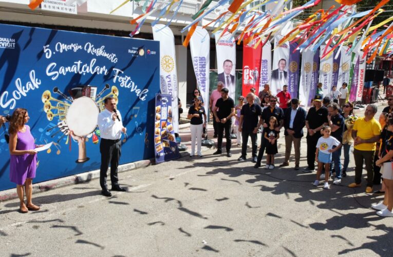 5. Mersin Kushimoto Sokağı Sokak Sanatçıları Festivali bu yılda binlerce vatandaşın katılımıyla yapıldı