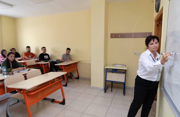 KURS MERKEZİ ÖĞRETMENLERİ, BÜYÜKŞEHİR ÇATISI ALTINDA ÇALIŞMAKTAN MEMNUN