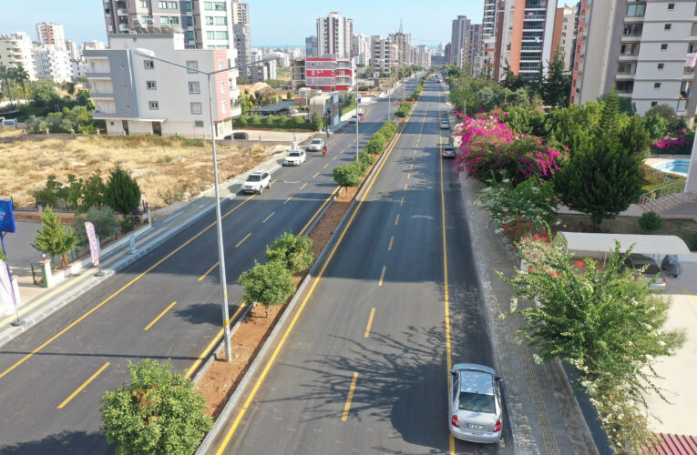 YOL YAPIM EKİPLERİ ÇALIŞMALARINI KENT GENELİNDE ARALIKSIZ SÜRDÜRÜYOR