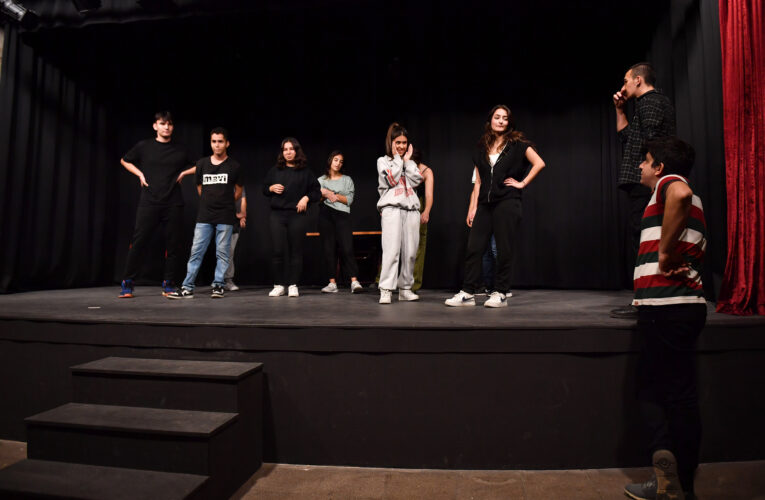 MERSİNLİ, ŞEHİR TİYATROLARI İLE SANATA DOYACAK