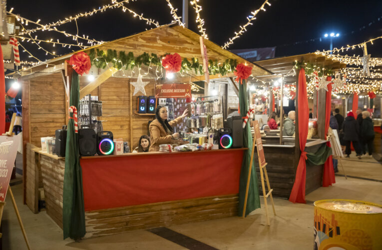 YENİ YIL HEDİYELERİ BÜYÜKŞEHİR’İN YILBAŞI PAZARI’NDAN