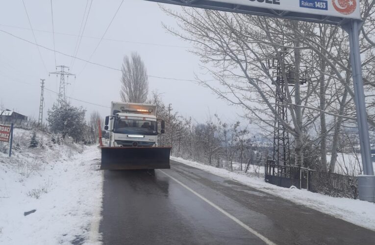 BÜYÜKŞEHİR, KARDA MAHSUR KALAN VATANDAŞLARIN İMDADINA YETİŞİYOR