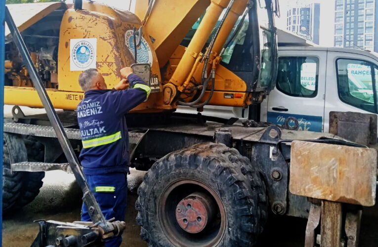 AKDENİZ BELEDİYESİ  ÜRETEREK VE YENİLEYEREK MALİYETLERİ DÜŞÜRÜYOR