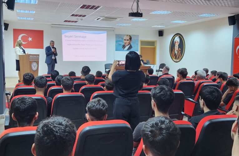 MERSİN İL MİLLÎ EĞİTİM MÜDÜRLÜĞÜ – KOSGEB İŞBİRLİĞİ İLE “GİRİŞİMCİLİK EĞİTİM SEMİNERİ” GERÇEKLEŞTİRİLDİ